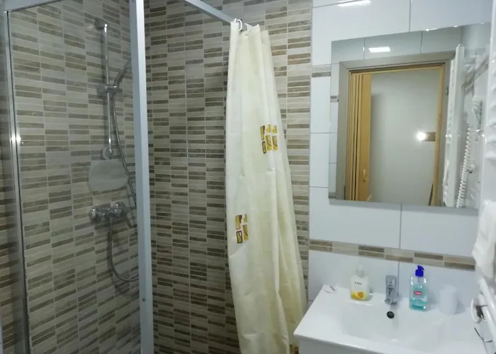 Apartman מלון דירות שצ'ופק